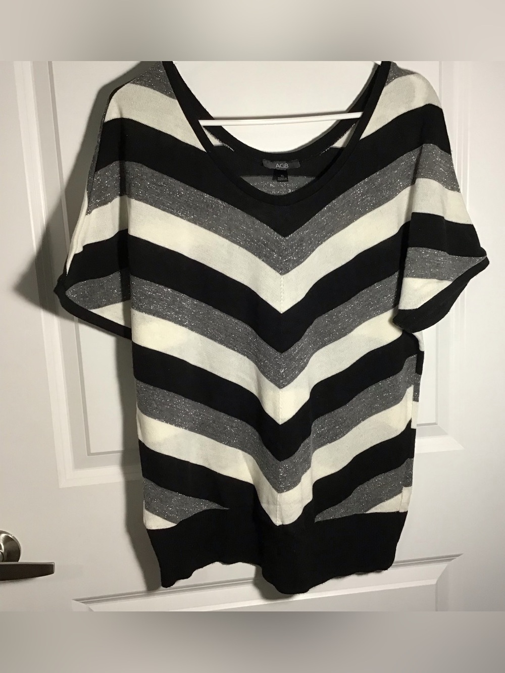 AGB Black, White & Gray Chevron Short Sleeve Sweater Top XL